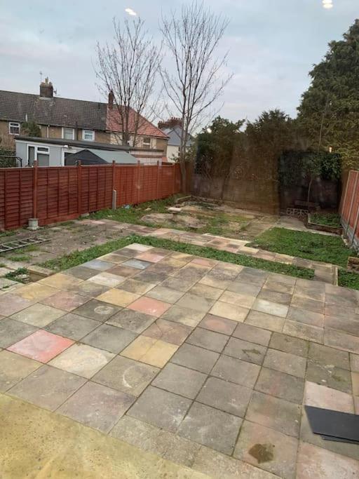 Beautiful 5Bedroom Hse-Contractor/Family/Corporate Dartford Bagian luar foto