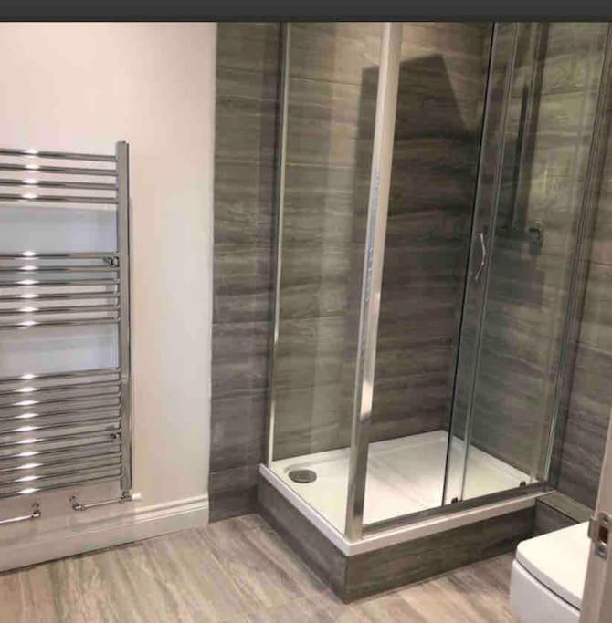 Beautiful 5Bedroom Hse-Contractor/Family/Corporate Dartford Bagian luar foto