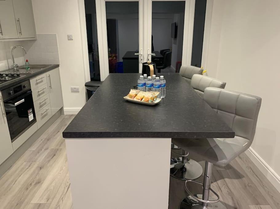 Beautiful 5Bedroom Hse-Contractor/Family/Corporate Dartford Bagian luar foto